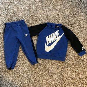 Toddler Boys (24m) Nike sweatshirt and pants set.